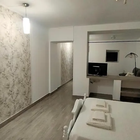 Castella Aquae Ii Amplio Loft Dos